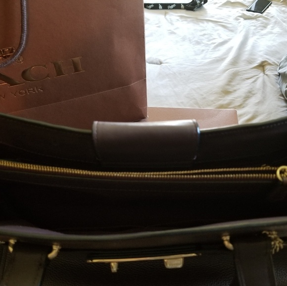 Oxblood Coach Full sized handbag - Picture 2 of 2